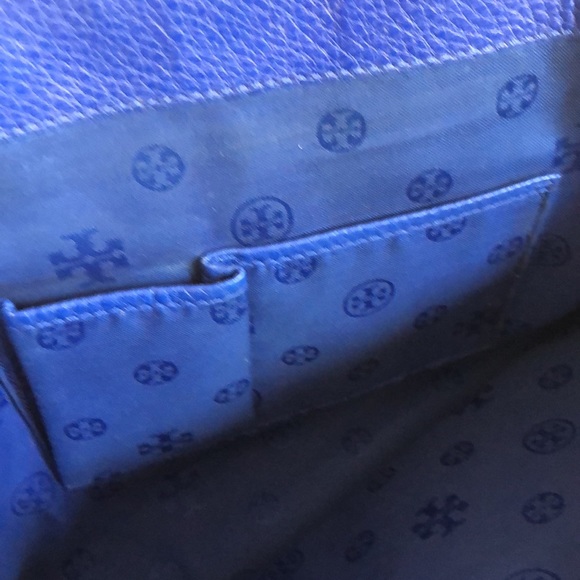 Tory Burch Amanda Tote - Picture 7 of 16